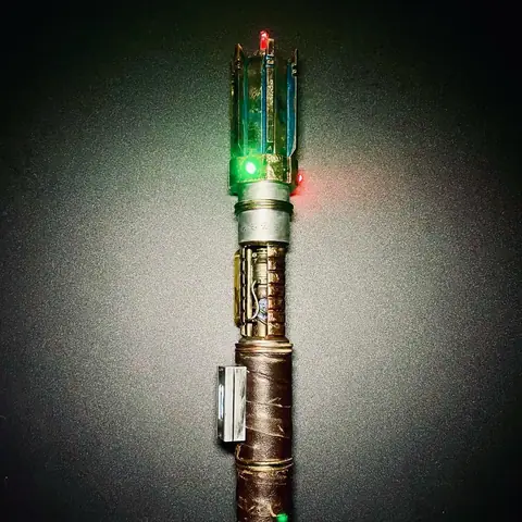 Qui Videt Omnia Lightsaber
